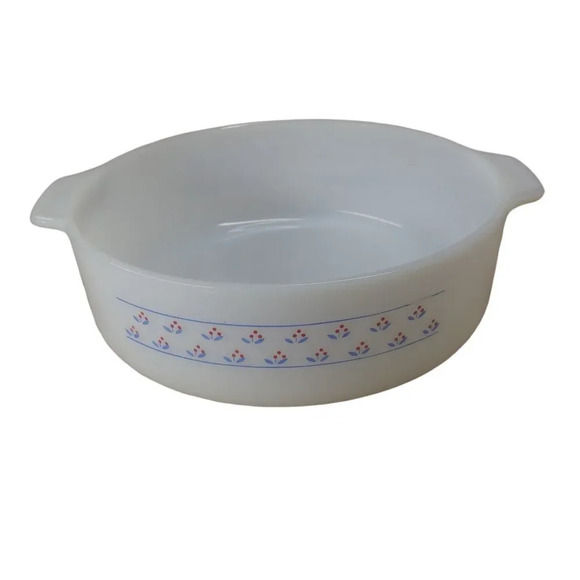 Dynaware Pry-O Rey Milk Glass  Casserole/Bowl Set of 2 - Picture 3 of 14